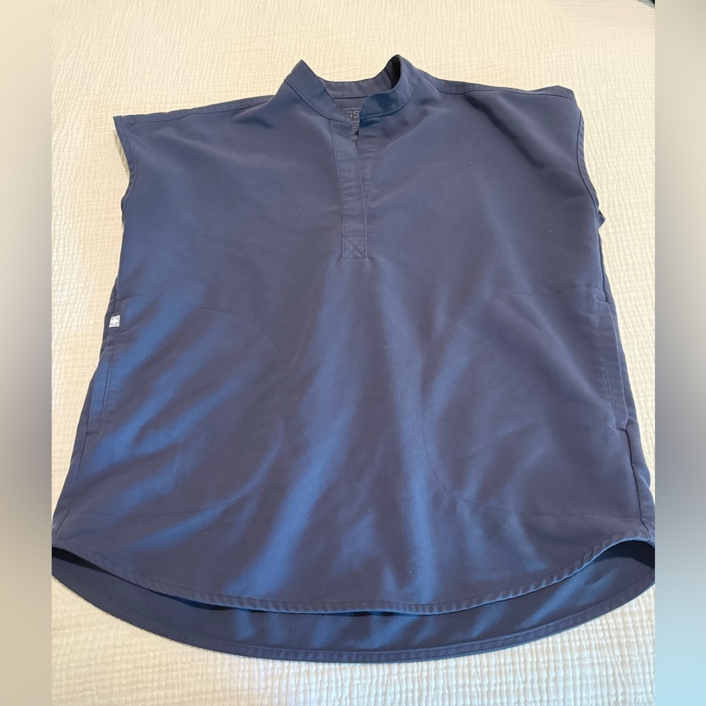 FIGS XXS Quiet Navy Rafaela Scrub Top - Picture 3 of 5